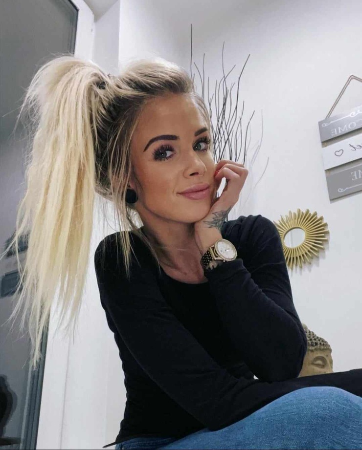 Image of Sabrina "Sashoe" Schuster